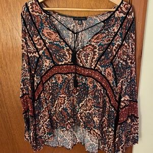 Ladies Tie Neck Flowy Blouse